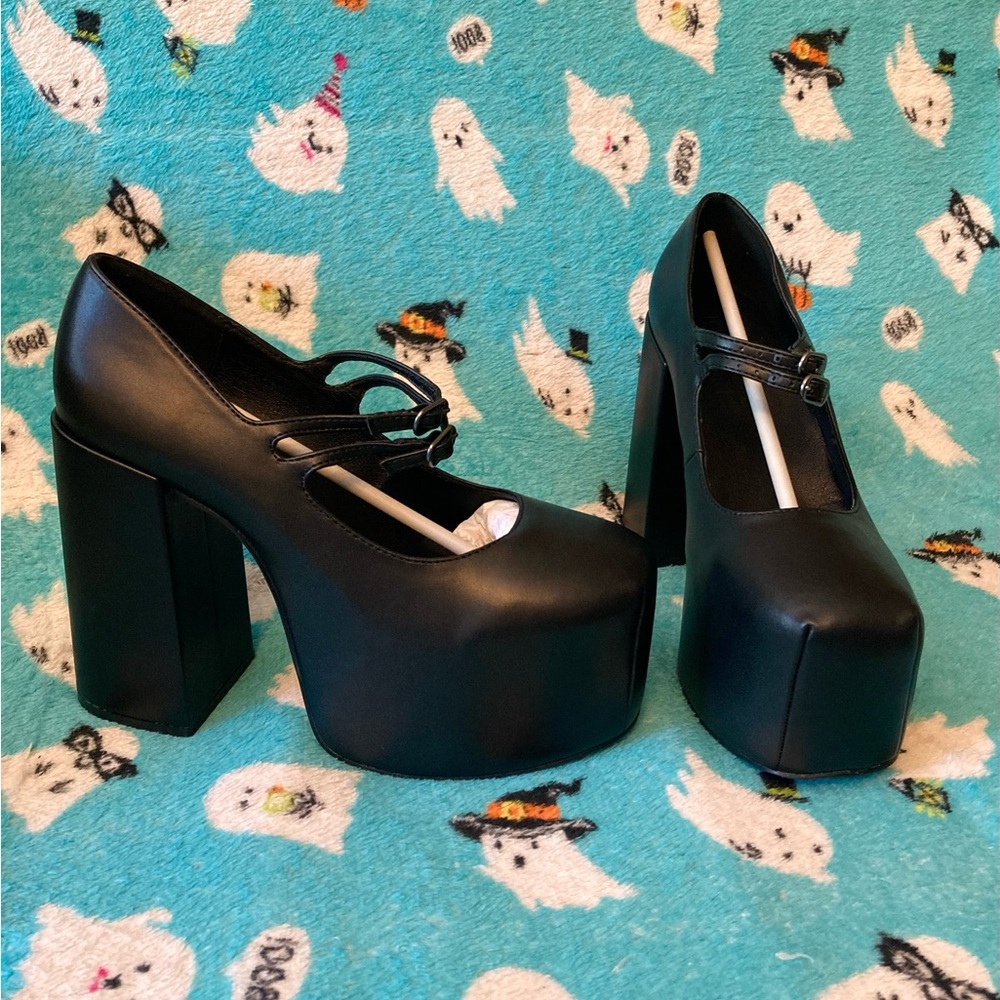 🦇Dolls Kill Trickz N’ Treatz Goth Mary Jane Platform Heels, size 9 NIB